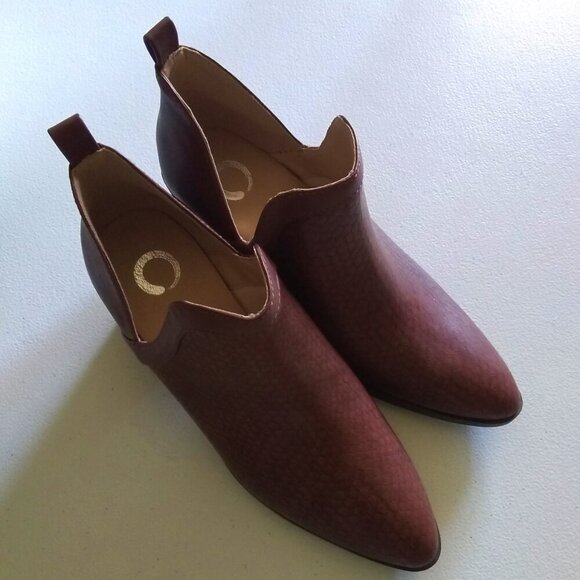NWB ~ Sz 7 Block Heel! Brown Slip-On Ankle Booties ~ Journee Collection "Terri" - Picture 14 of 14